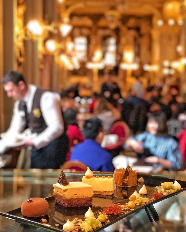 Sweet selection of the legendary 120 years old Nee York Café in Budapest
#jokuti_hungary 
#foodie #onmyplate #newyorkcafe #budapest #patisserie #pastry #sweet #luxury #thatsdarling #thedailybite #twitter #desszert #dessert #hungarianfood