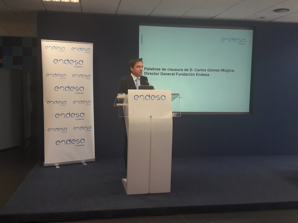 FundacionEndesa's tweet photo. El DR, Carlos Gómez-Múgica agradece el apoyo de los socios y recuerda que en @FundacionEndesa tenemos ganas de compartir y aprender de vosotros #IluminamosTalento #EncuentroSociosFundaciónaEndesa https://t.co/4nSgjs2K2N