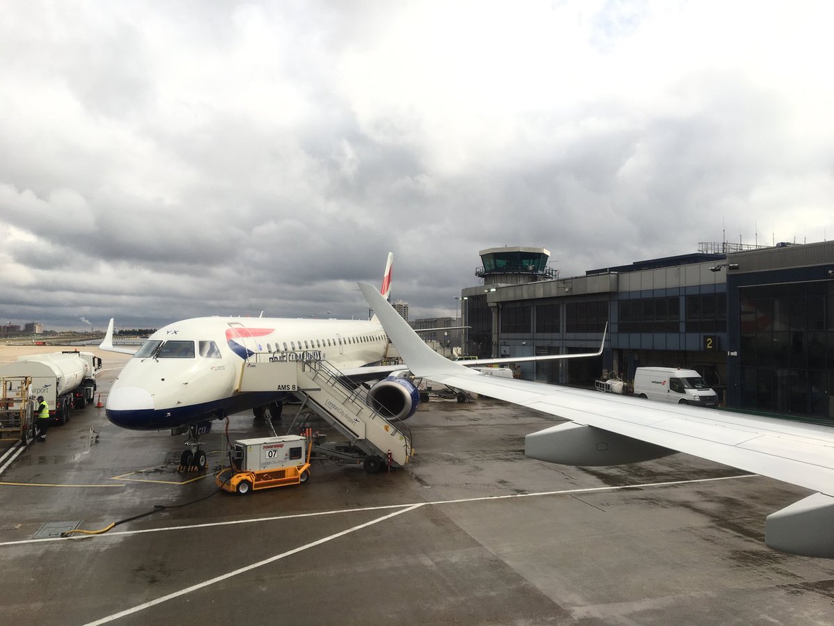 irregularbi's tweet photo. Back to lovely London to hold #SenseDeepDive Advanced #QlikSense Extensions Dive and for @Vizlib meetups #LCY https://t.co/wXRGUPUsJb