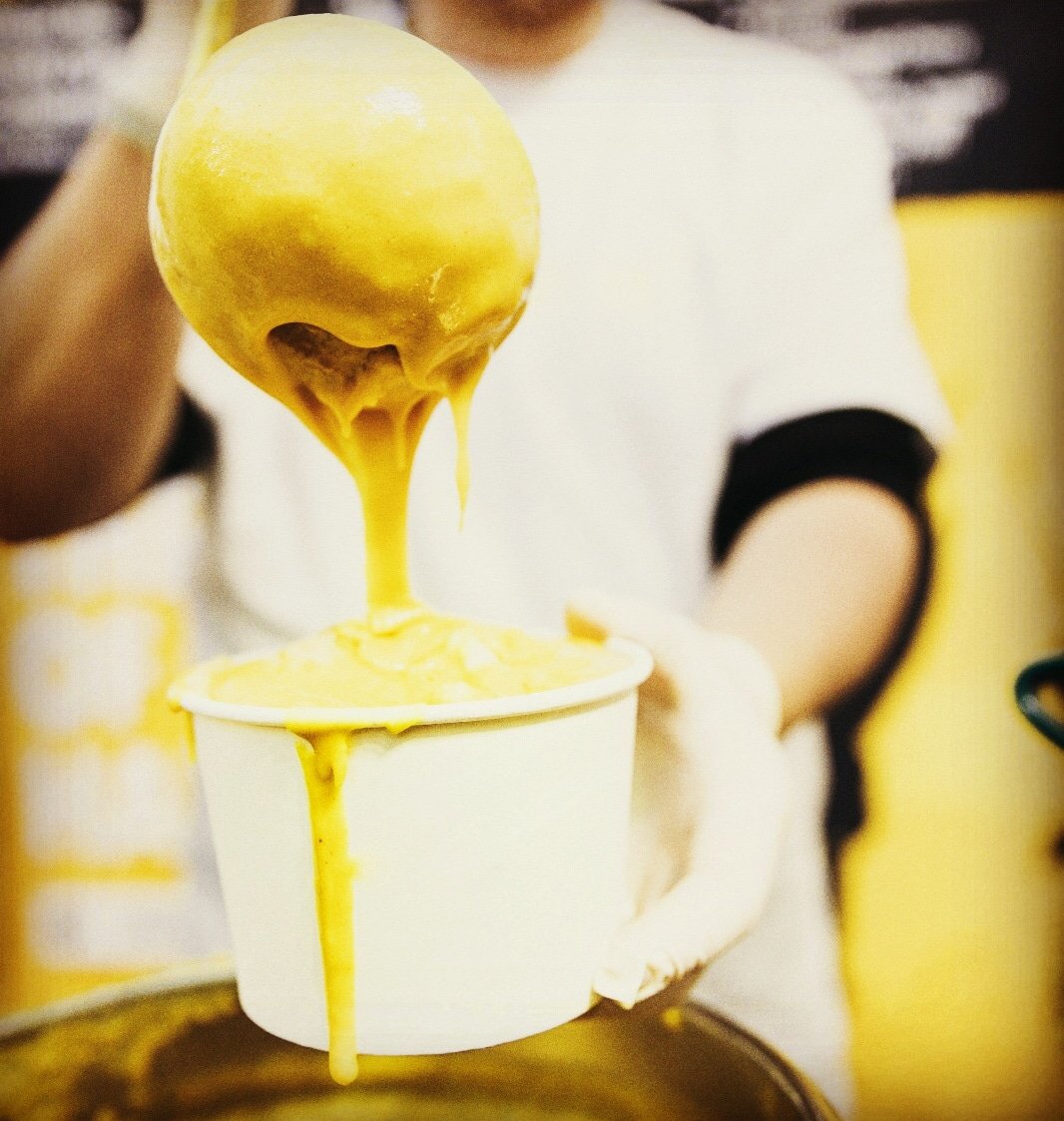 eat_mac_n's tweet photo. Say CHEESE!
Not long until The Sisters grace another fabulous #vegan event. Hallelujah! Come get your heavenly #dairyfree Mac at @vegfestuk #Brighton :)
#dairyfreemacncheese #glutenfree #cheesy #cheese #cheeseaddicts #foodporn #foodie #cheeselovers #indulgent #delicious #macn https://t.co/oN3cbMg3aH