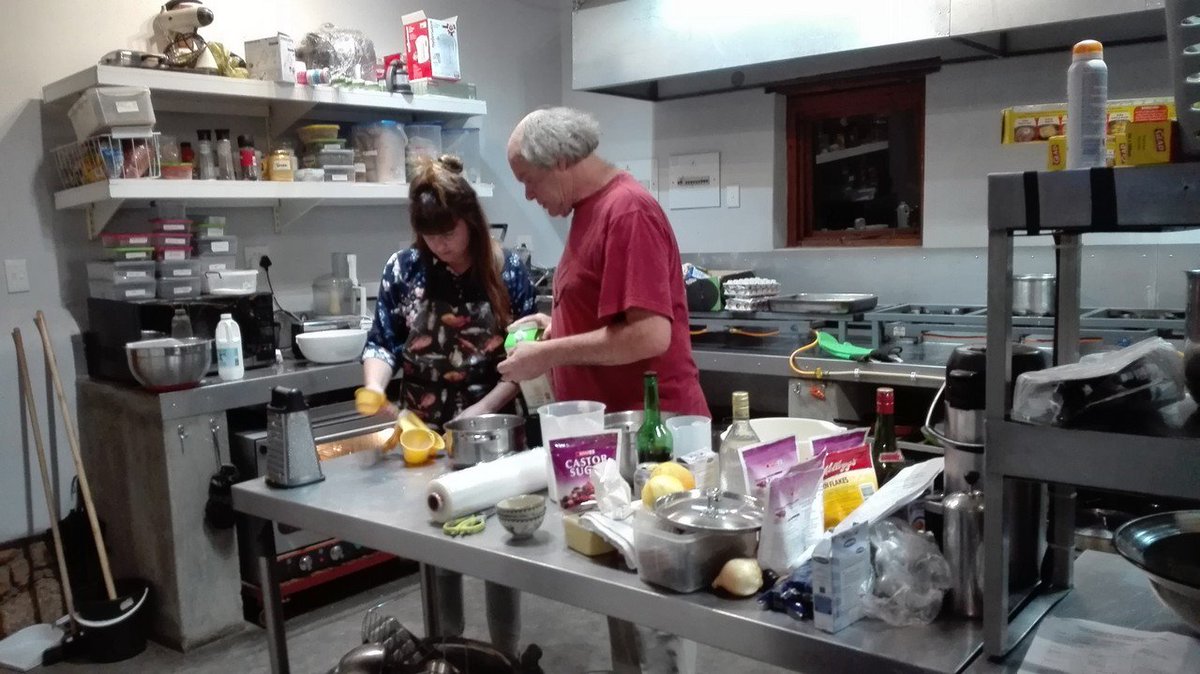 FynbosEstate's tweet photo. A day before, and the stayover guests arrived bringing décor and a huge quirky container of homemade matrimony ale made by the groom. Jess, Gina’s friend worked like a demon at the décor and in the kitchen the cooking continued. 
#fynbosestate #countrywedding #weddingvenue https://t.co/O4dCyFBxww