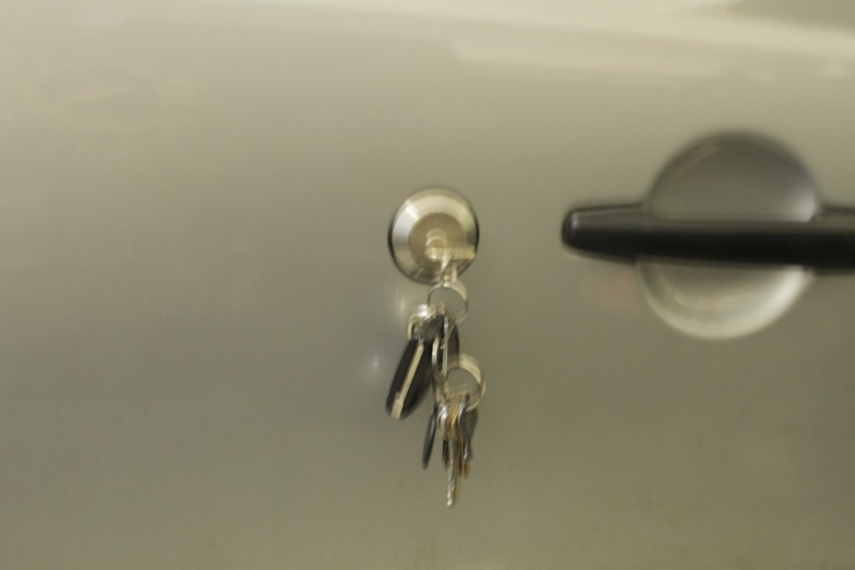 vehicleaccltd's tweet image. We know we SHOULD remove #tools from vans at night, but most of the time it&apos;s impractical to do so. Instead, invest in decent #vehiclesecurity to stop #criminals in their tracks: vehicle-accessories.net/Security

#vansecurity #lockitorloseit #vanlife @VansAttack @onthetoolstv