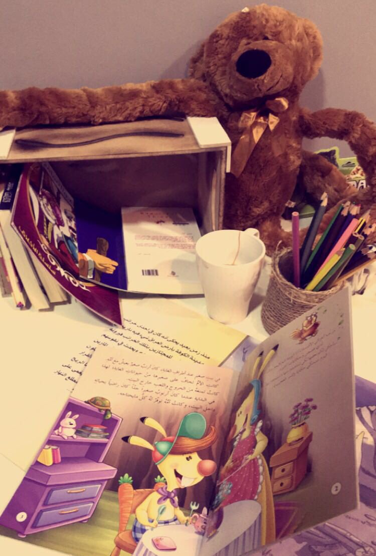 saramusll's tweet image. (اللغة):
"للقراءة منذ الصغر التأثير الأكبر على الطفل في معرفة مكارم الأخلاق، فالأخلاق هي الطريق القويم ليبدأ عليها حياته📚🌿"
فكرة و عمل:
سارة مساعد
ضياء الدخيل
#ابداع_الطالبات_لأركان_الطفل