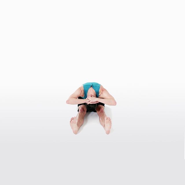 BenjDegenhardt's tweet photo. Different point of view. Still, same #movement. #neckpull #marchmatness2018 #marchmatness © 2018 https://t.co/GUyzSaRYtI https://t.co/azAcVA7znU