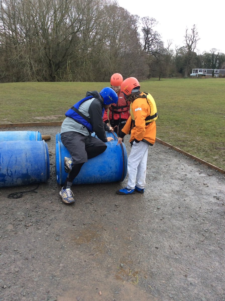 mbk_y6's tweet photo. Teamwork at its finest...it even floated #RaftBuilding https://t.co/vRmhteAoDe