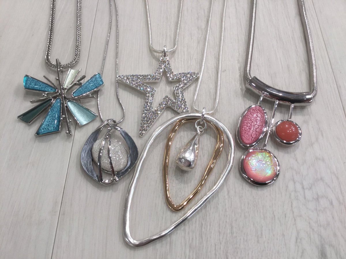 GoldingNew's tweet photo. Fancy a bit of bling? #dantejewellery https://t.co/PwrvMjkdvn