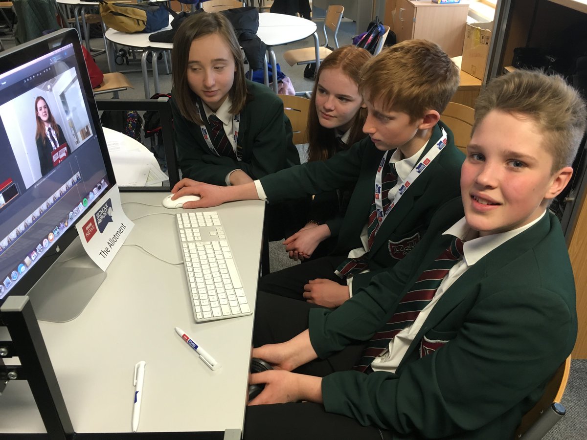 ReephamHigh's tweet photo. Budding reporters! taking part in the @BBCSchoolReport Thank you to the Y13s Media Studies Students @ReephamCollege for your help. #workingtoadeadline #BBCNewSchooReport #RHSC2018 https://t.co/nNrS6JlMJV
