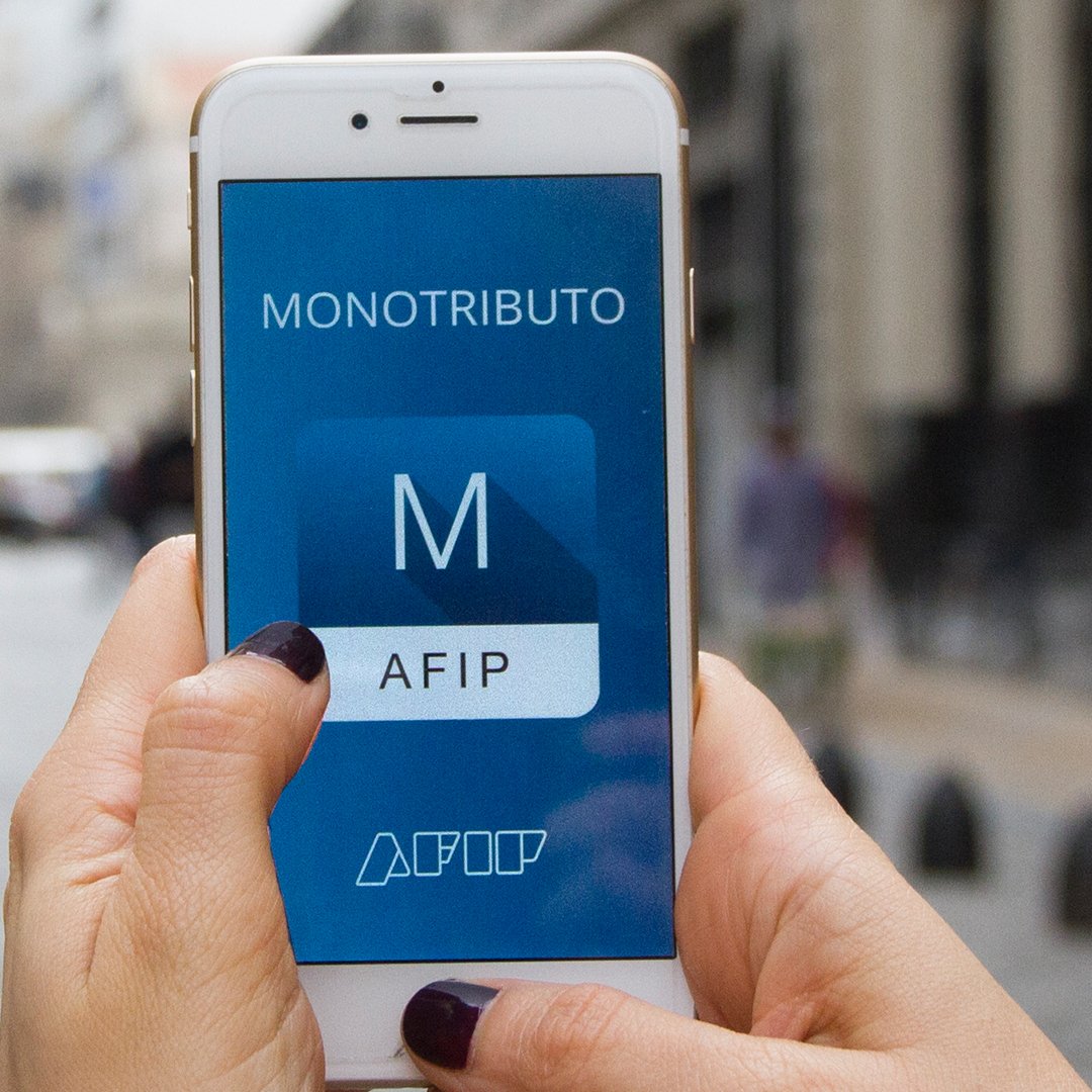 ARCA_informa's tweet photo. Si tenés deuda de #Monotributo la podés cancelar mediante nuestro #PlanPermanente. Ponete al día, son cuotas mensuales, iguales y consecutivas. Para adherirte, tenés que contar con Domicilio Fiscal Electrónico. Más info > https://t.co/Pj4X5FQ27g https://t.co/UjRNhC6l7K