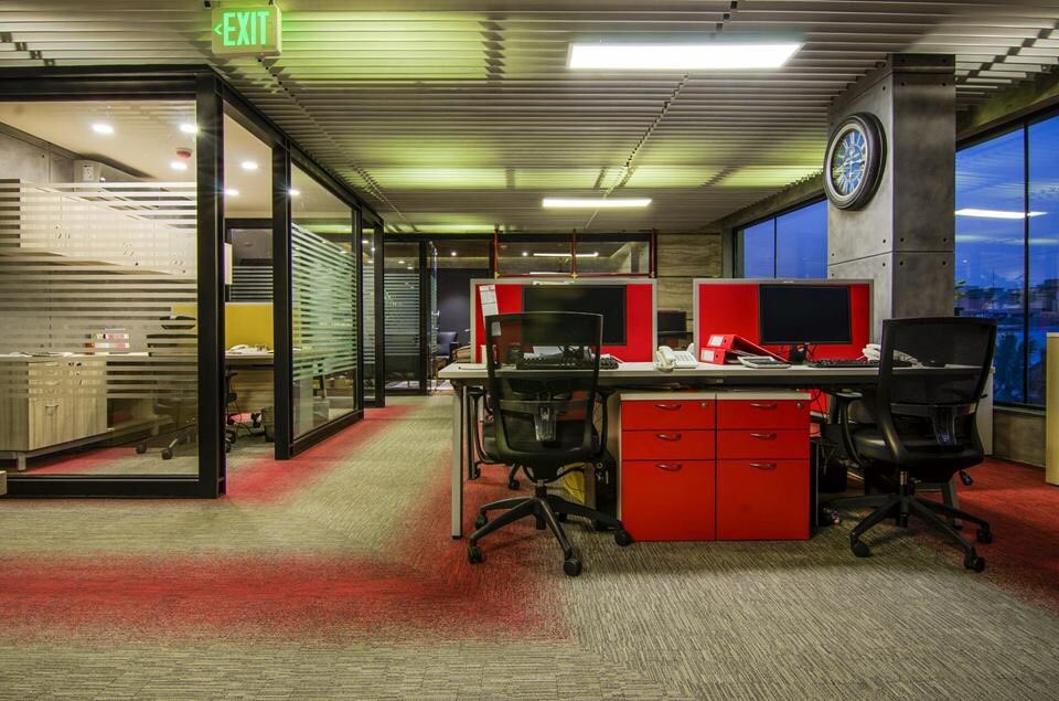 MillikenEurope's tweet image. Wonderful #projectprofile in #Pakistan showcasing #Milliken #Carpet with .@modulartpakistan .@identityarchitects. Products shown in this installation are: Clerkenwell Three Corners - Chimney Top and Laylines - Sweater/Dahlia transition.
Images by #modulart 📸