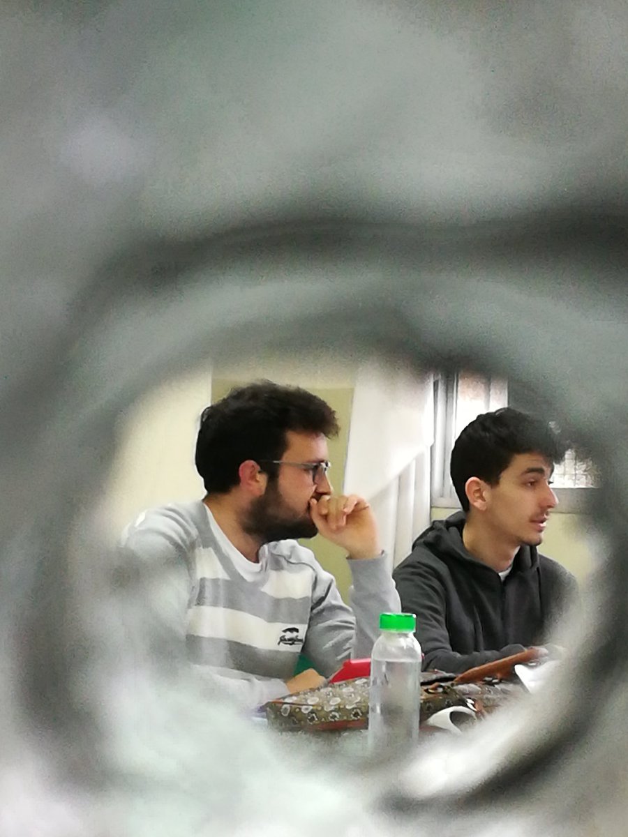 isimoreno89's tweet photo. Desprevenidos salen mejor, nosotras comprobando el telescopio, Funciona!! Jejeje lo siento chicos 😂 #ccssUCA  @RaquelPajares96 @AngelaTJ18 @AnabelTorrejon @MarioGonzalezJi @AlbertoSanchez9 @Cristtina7 https://t.co/z43Szhwlci