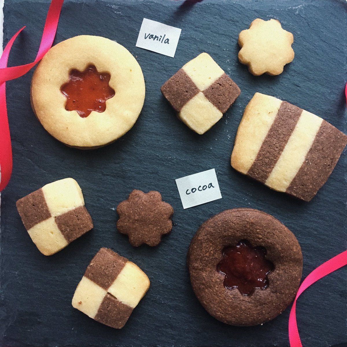 Rinrin Su Twitter White Day 初めてクッキー缶に挑戦 いちごジャムサンドクッキーと ココア バニラのクッキー 次はもっと色んな種類を作って 大きな缶に詰めたいな お菓子 手作り コッタ ホワイトデー お菓子作り好きな人と繋がりたい T Co