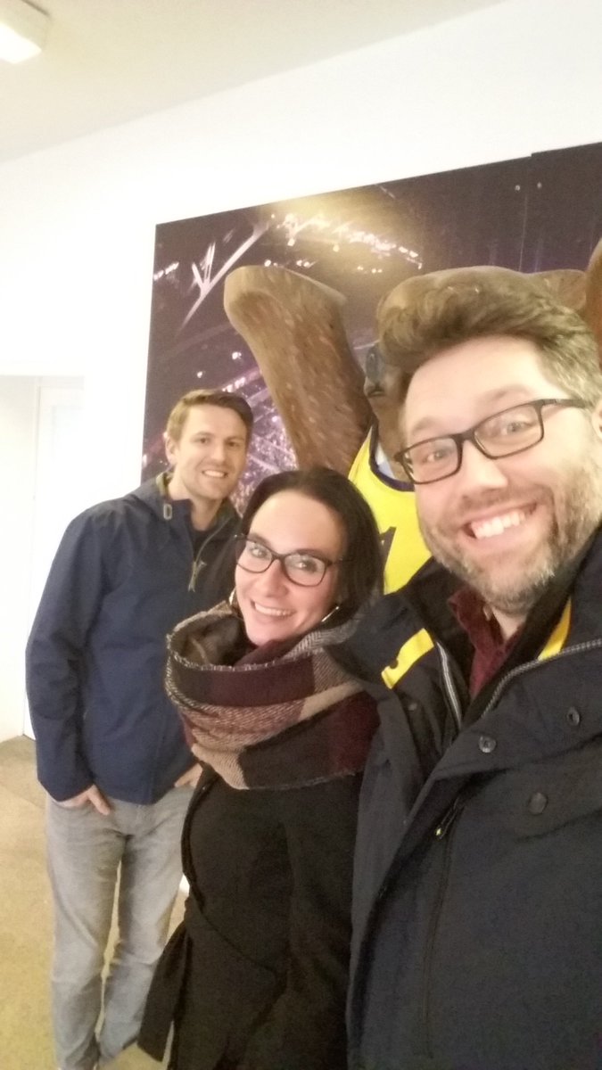 stuebenhoferweg's tweet photo. @hamburgtowers und #stübi auf Berlinbesuch: Wir bedanken uns herzlichst bei der #Gemeinschaftsschule #efeuweg und @albaberlin für Zeit, Expertise und Ideen für den Ausbau der schönsten Kooperation, seit es #Stadtteilpartner gibt 🏀💛 #bildungsreise #morethanbasketball #berlin https://t.co/kp80zA5HdP
