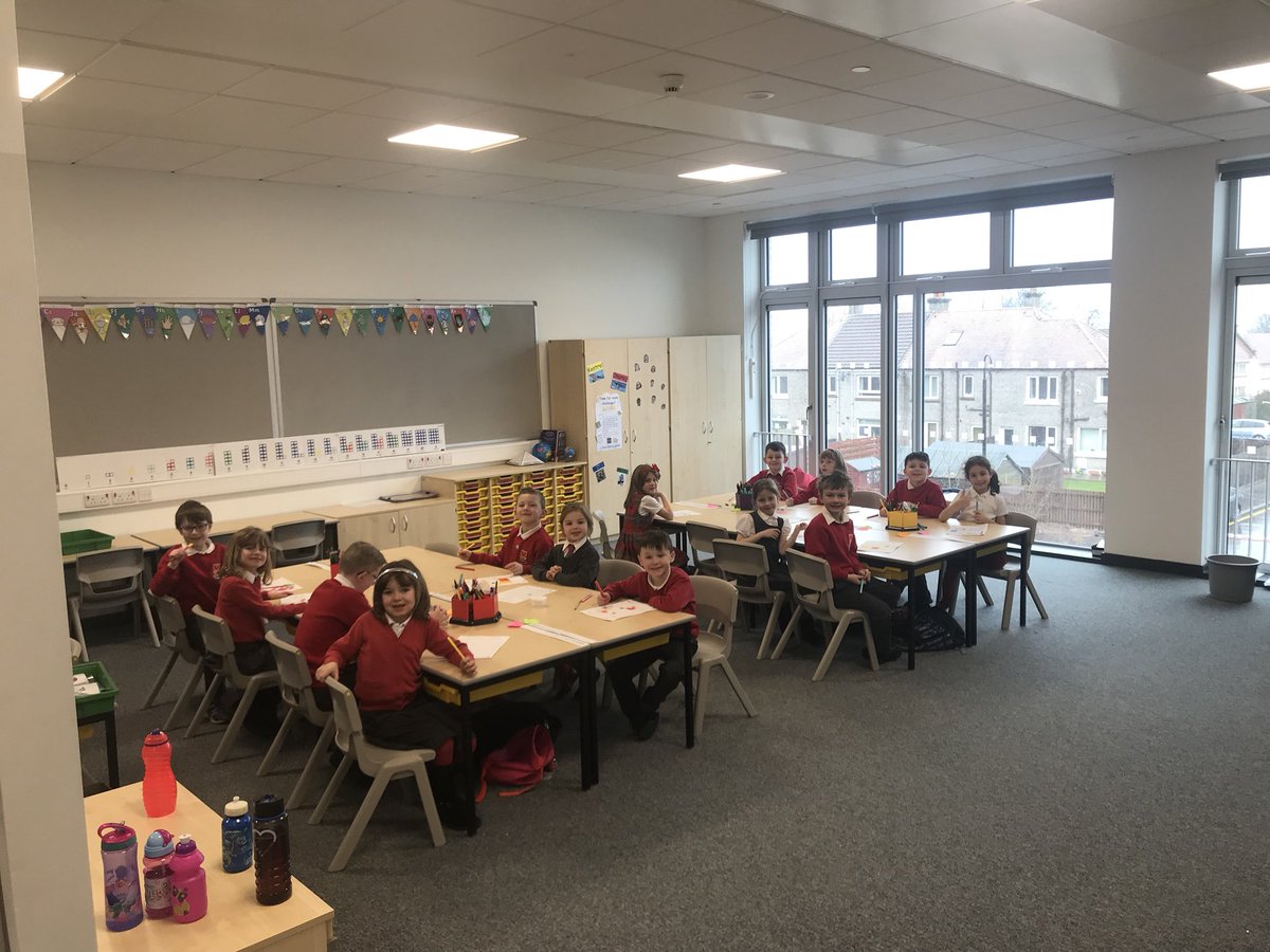 largsps's tweet photo. P2T working hard in our new class! #newschool #largsps https://t.co/fh5nTiz51G