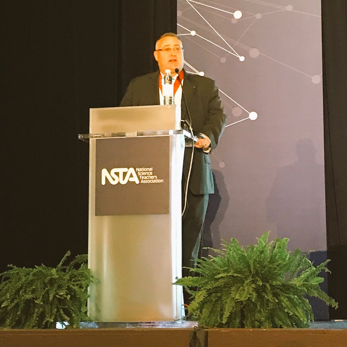 NSTA President @Dtcrowther kicks off #NSTA18 in Atlanta! “Science teachers can change the world together.”