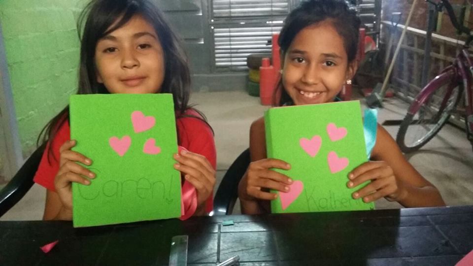 MuniResistencia's tweet photo. 🎸LOS #VECINOS DISFRUTAN DE LOS #TALLERES DE LA #CULTURAESTUDERECHO
🎨Así disfrutan los niños y adultos en los #CentrosComunitarios #VillaRíoNegro, #SantaRita, #VillaDonAndrés, #BarrioGüiraldes, #BarrioIndependencia, #13DeDiciembre, #VillaEncarnación, #MarianoMoreno y #PalermoII https://t.co/sMqTiTaToh