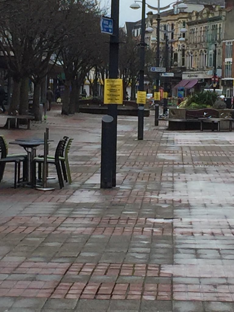 Beceries's tweet image. Banner boy at work #southsea #farmersmarket @HantsFarmersMkt