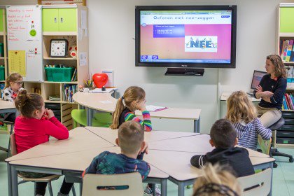 Door open en eerlijk met kinderen van elke leeftijd te praten over weerbaarheid, relaties en seksualiteit krijgen kinderen de woorden om de dingen te benoemen en dat je erover mág praten. rutgers.nl/Node/2121  #weekvandelentekriebels #blog