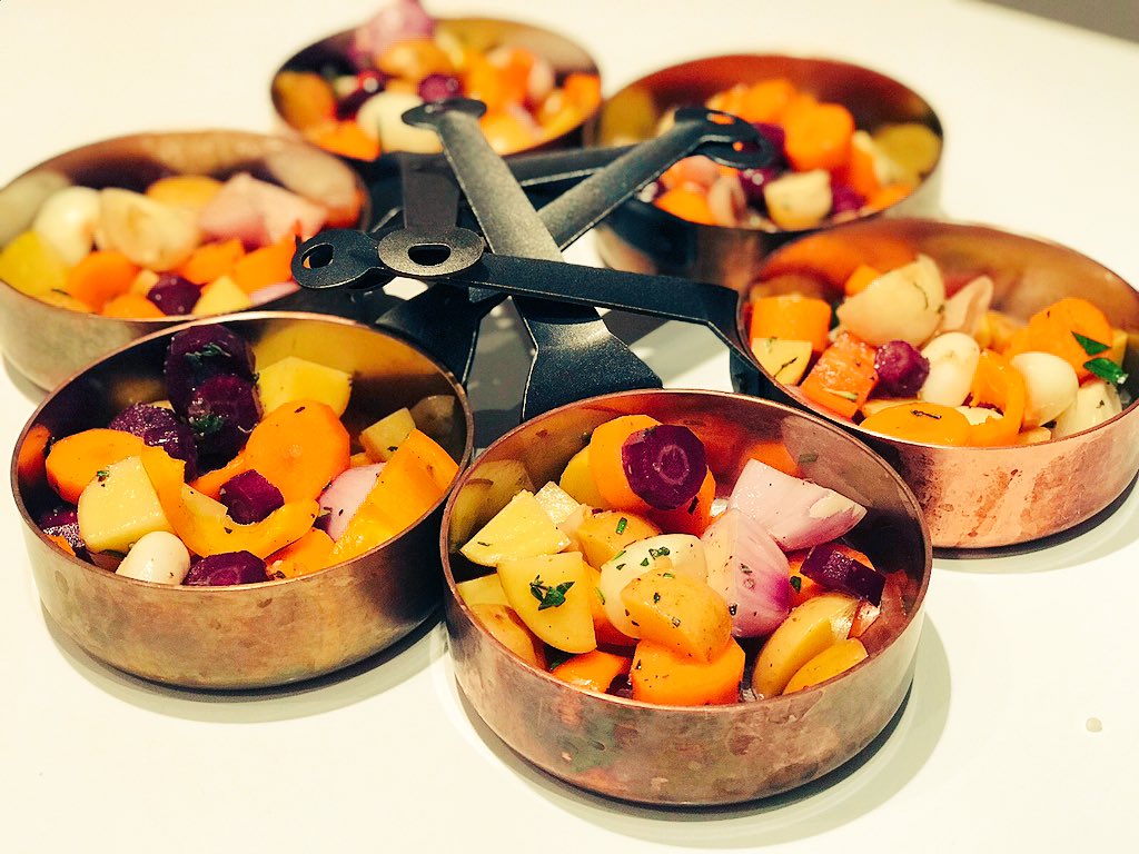 #15marzo | aspettando la #primavera  portiamo colore in #cucina : ratatouille di #verdure al forno nei tegamini 😋 la #ricetta è sul blog
pastaemotori.com/it_it/recipes/…