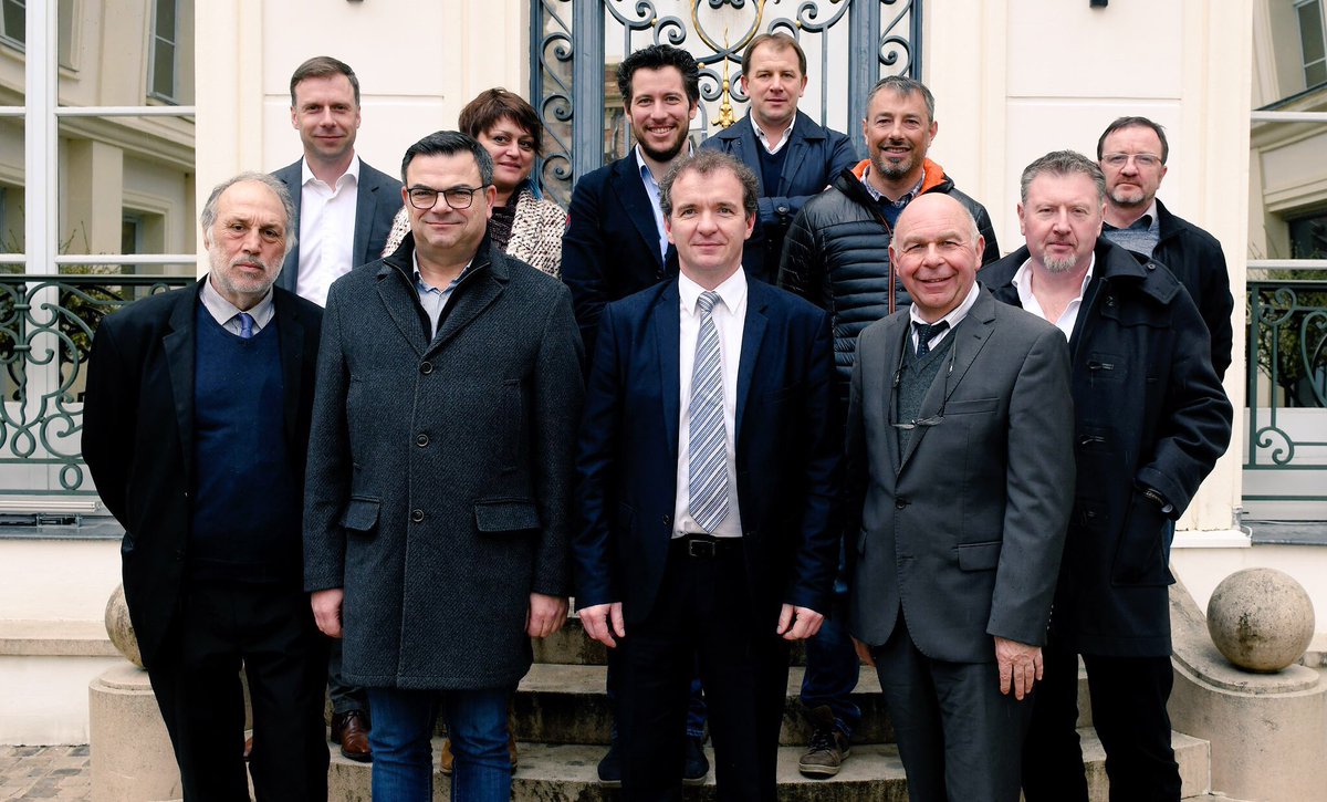 SGVChampagne's tweet image. Le Bureau 2018-2020 : 
• @maximetoubart, Président 
• Emmanuel Mannoury, Secrétaire Général 
• Damien Champy, Vice-président Marne
• Joël Falmet, Vice-président Aube
• Daniel Fallet, Vice-président Aisne
• Maxime Blin, Clotilde Chauvet, Jean Lallement et Régis Adam.