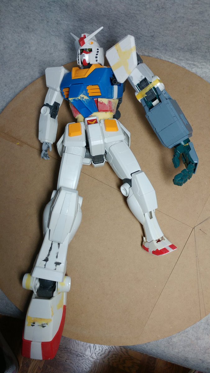 ガンプラは自由だ ガンプラを改修してアニメの超遠近法を再現した作品がクオリティ高すぎると話題に Togetter