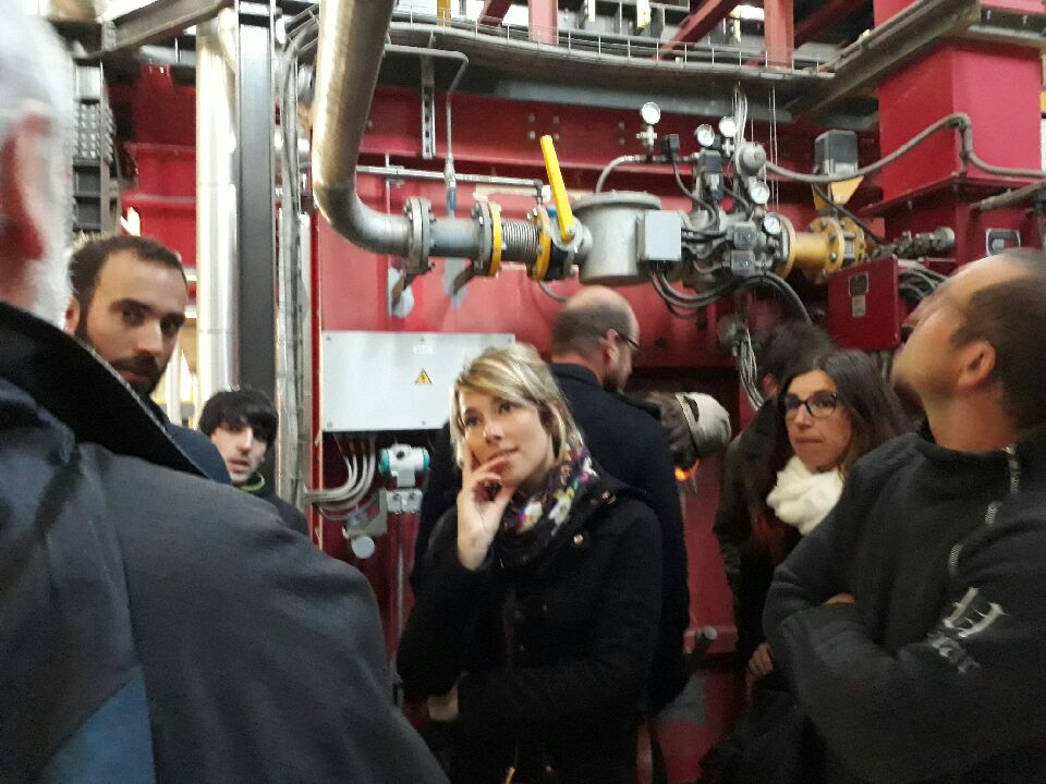 euralisgroupe's tweet photo. Le réseau atouts jeunes d'euralis (jeunes agriculteurs coopérateurs) visitent l'union des coopératives vinicoles d'Aquitaine à Coutras (33). L'occasion de découvrir le travail réalisé notamment pour tendre vers indépendance énergétique et valorisation du site. #coop #vins https://t.co/GXrW1Bio3R