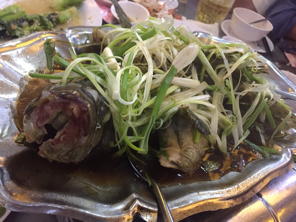 NattyLe0212's tweet photo. Bạn vk ham ăn quá, chụp hình thiếu tùm lum món hìhì... 🤣🤣
#seafood
#hảisản
#NattyLe https://t.co/WnHUty8DJN