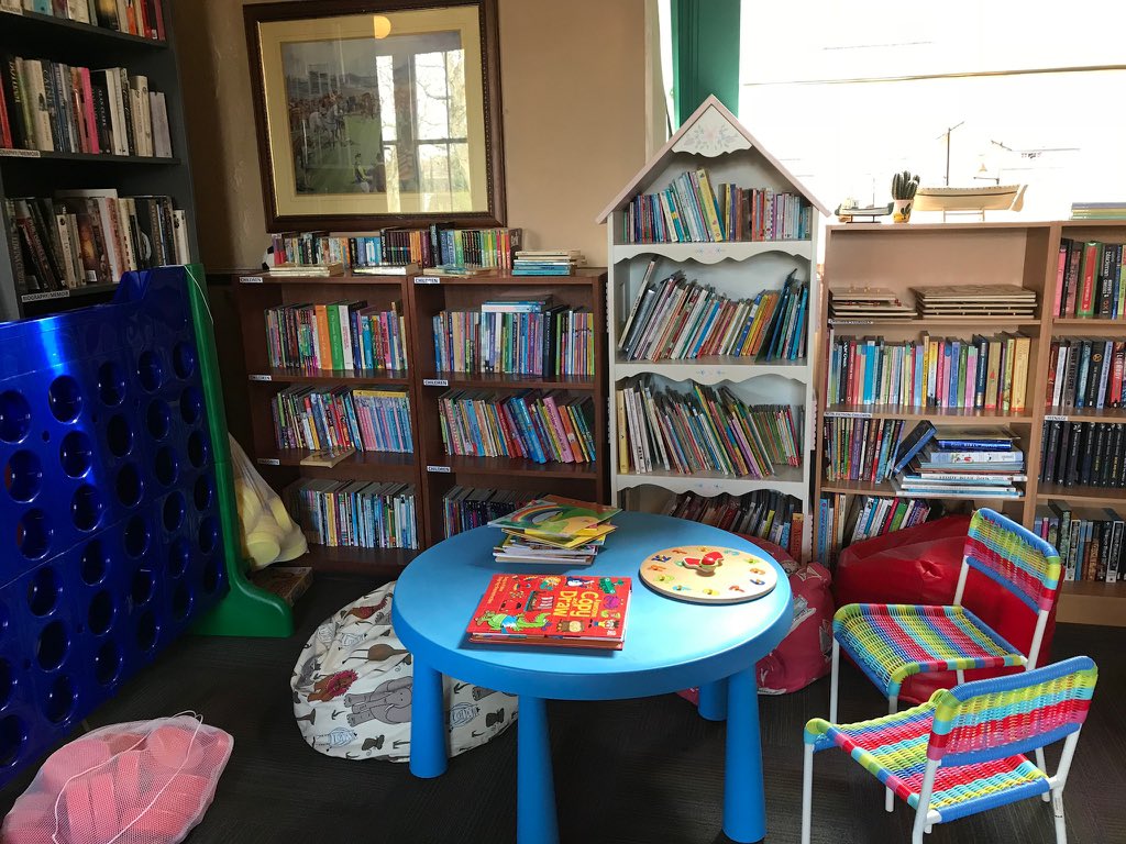 thepublibrarian's tweet image. @Heineken @PubistheHub_uk @starpubsandbars 
Our children&apos;s section 
#PubLibrary
#communityCentre
#HightownHotel