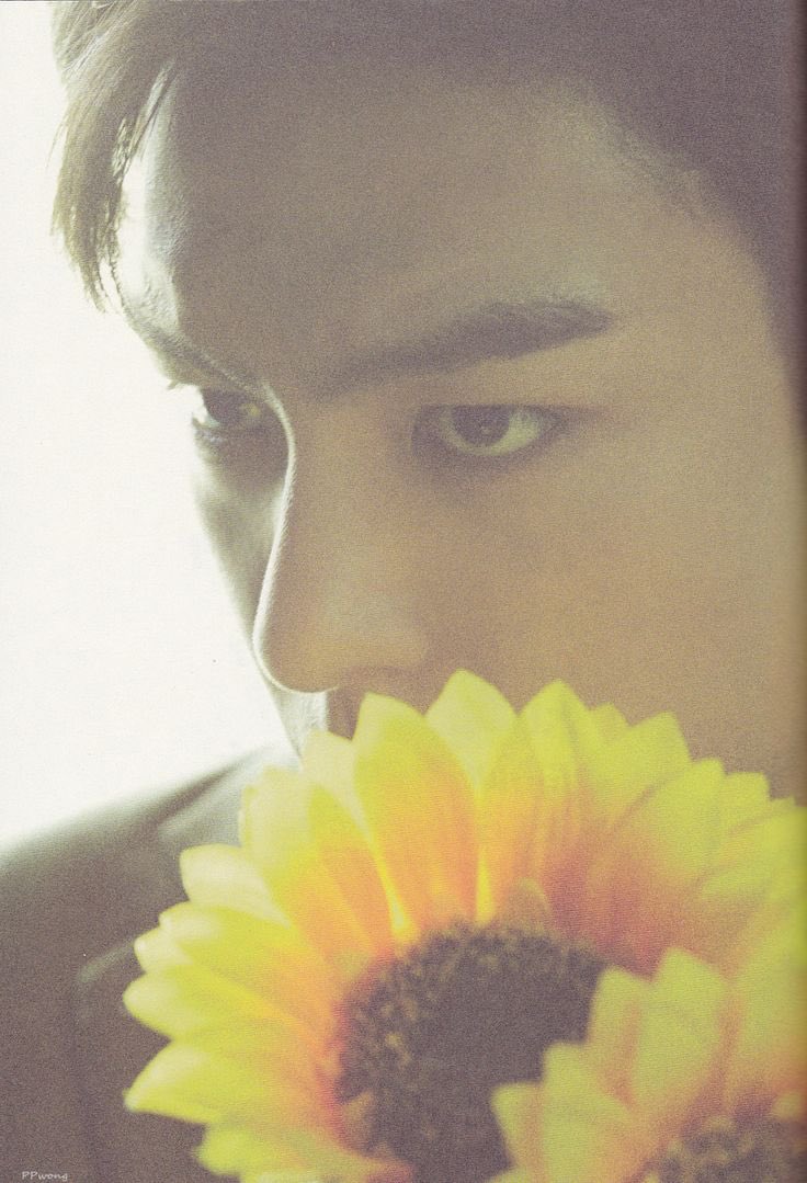 TOP_oftheTOP's tweet photo. TOPmemories 😍

💐🌹🌷🌺🌸
Hope everyone's having a good &amp; happy Thursday☺

❤🔝❤

#BIGBANG #TOP #ChoiSeungHyun #탑 #최승현 #빅뱅 
Photos via Pinterest / scan cr logo https://t.co/oRNngHHGRb