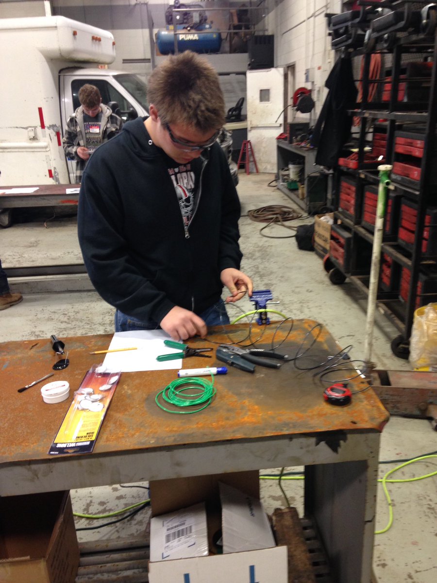 FLFFA's tweet photo. Rotation #1 just started at at the District Ag Mech Contest. #FLFFA https://t.co/olsawoarhD