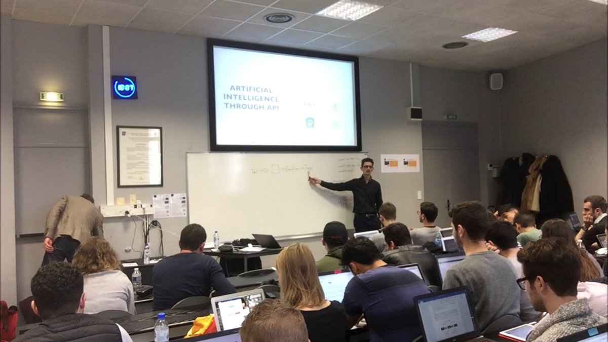 bijjei's tweet photo. Au sein de la spécialisation @startup_mbs @Montpellier_BS les futurs entrepreneurs apprennent à diriger une équipe technique avec @AmauryKHELIFI https://t.co/jwJtWMMKWy