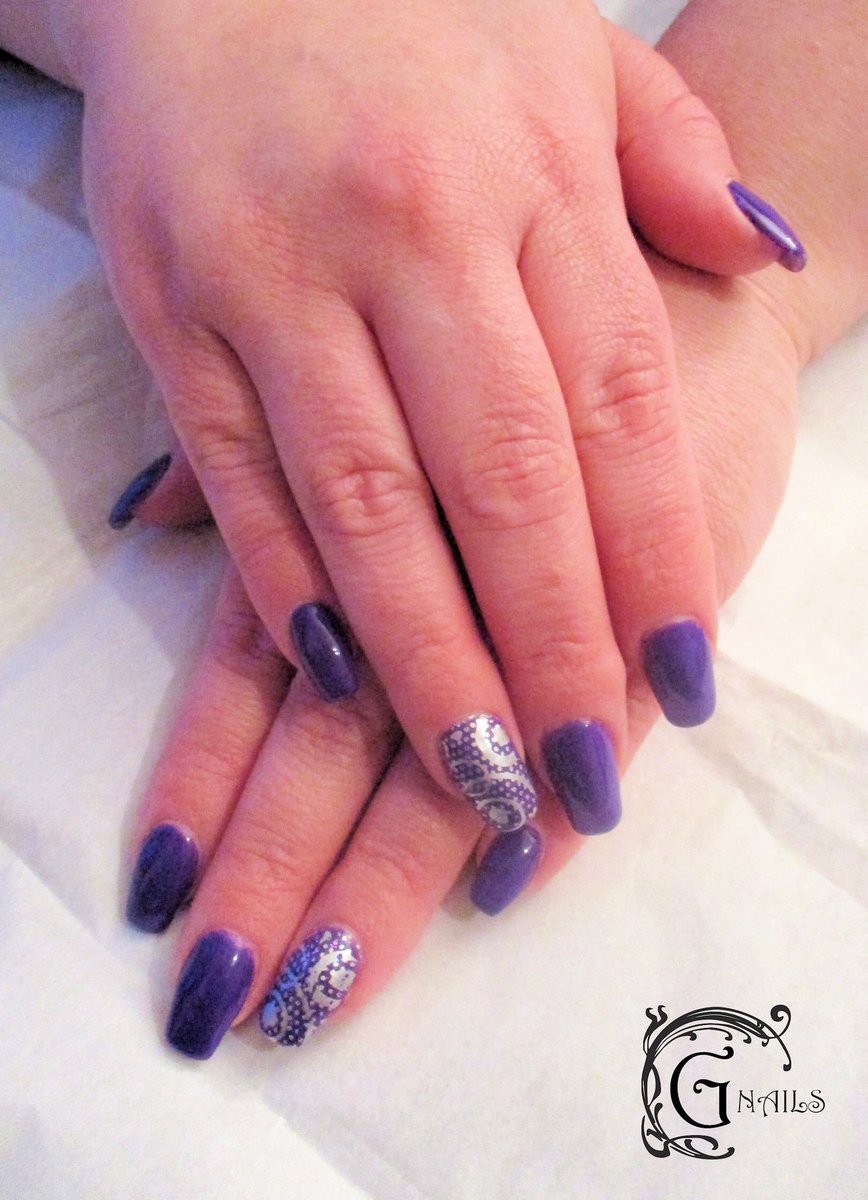 GNicheArt's tweet photo. What’s not to like about #PurpleNails?! #GNails #SlickPour #GoTime #HelloYouFineThing #Rockstar #RaspberryBlitz #Purple #Overlay #Squoval #Marilyn #Stamping #Circles #Acrylics #YNProducts #YoungNails #NailsOfTheDay https://t.co/bpcNb6uA9s