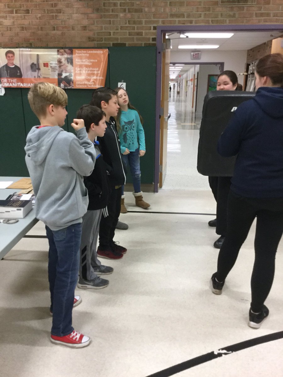 MrsPalmerio's tweet photo. Fifth graders are enjoying learning about different careers! Thank you Chester County TCHS for spending your morning with French Creek! https://t.co/f59Oo8UXVc