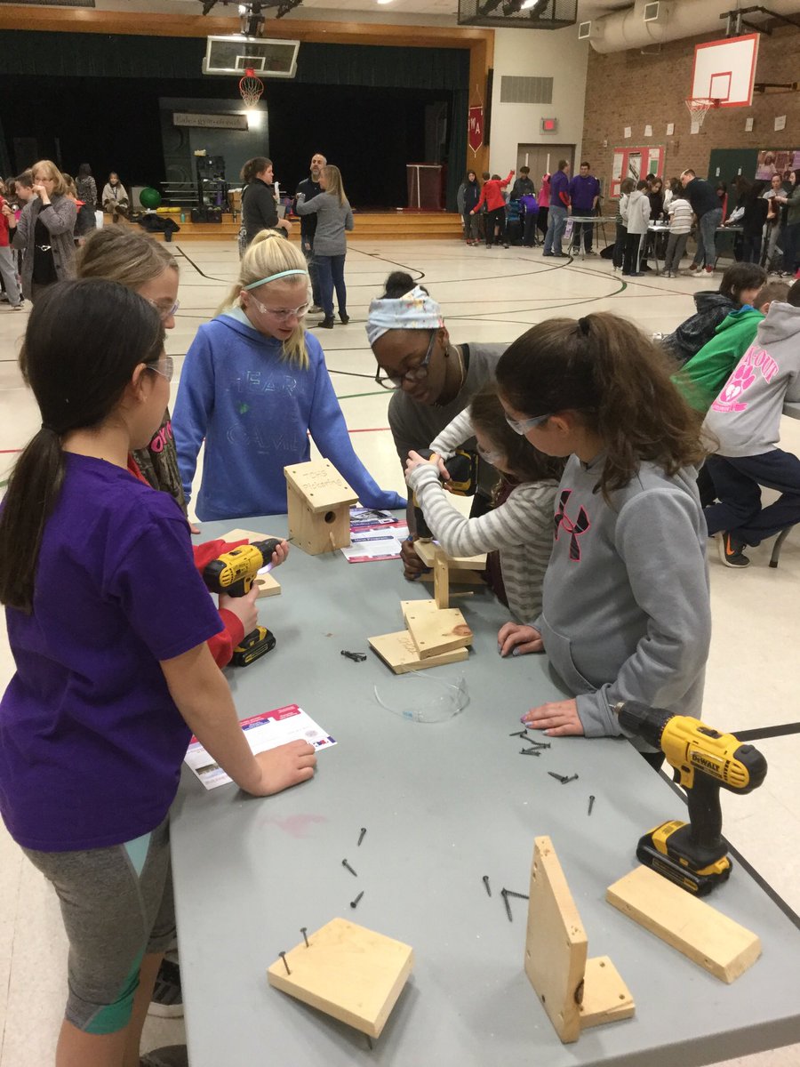 MrsPalmerio's tweet photo. Fifth graders are enjoying learning about different careers! Thank you Chester County TCHS for spending your morning with French Creek! https://t.co/f59Oo8UXVc