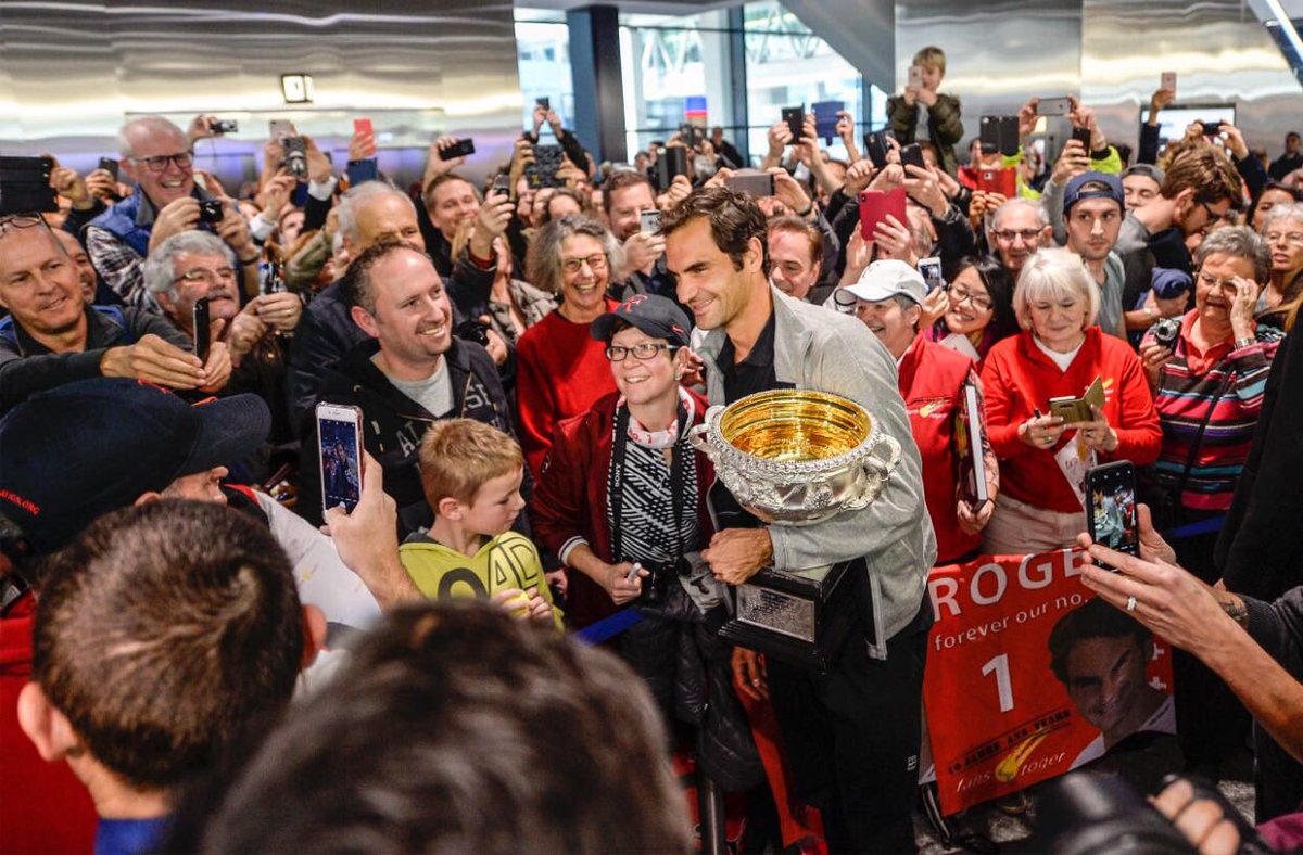 rodgerfederer3's tweet photo. Had a nice day at the office with no ☔️ and all �� https://t.co/cFpVV4jRd3 https://t.co/T7C0f0j6KZ