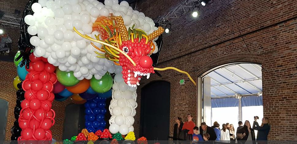 Intricate sculptures of unicorns, dragons and sea creatures, made of colourful balloons - all made by a man who can’t see them. Meet the blind South Korean artist, Goh Hong-seok. 📻 bbc.in/2pdWncA
