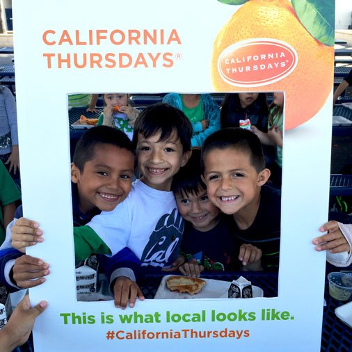 WaveCrestCafe's tweet photo. Looks like a few @Olive_Falcons are excited about #CaliforniaThursdays! https://t.co/LRzqoAg8iY