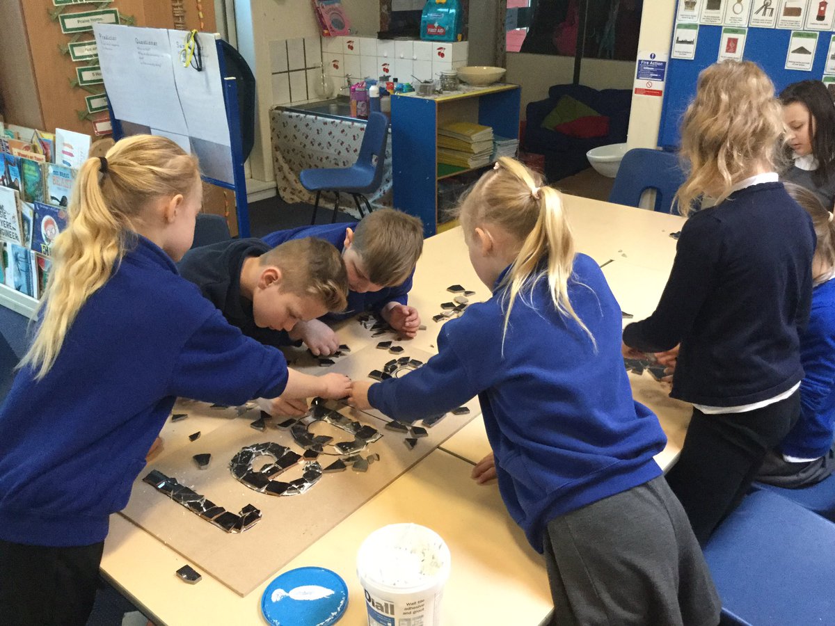 Y3CherryClass's tweet photo. Just the best day... today time travelling back to Roman times. https://t.co/UxagSBkfuu