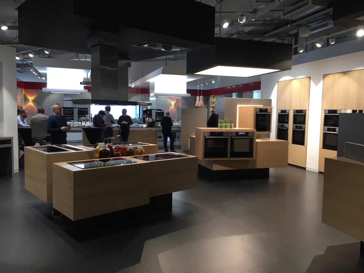 Holmfields_Ltd's tweet photo. Fantastic trip to the Neff factory in #Bretten was great to see the working factories! What a great experience to see a fantastic brand #Neff #MasterPartner #Neff140 #BSH #140years #kitchenappliances https://t.co/DNnD16iFbK