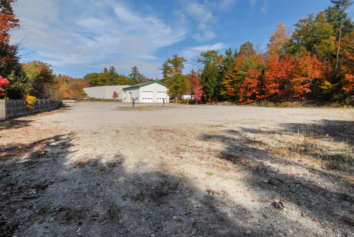 DowRealtyGroup's tweet photo. Great location for a maintenance garage, landscaper/supplier, heavy machinery, antique car collector and more.

Call Us:
866-525-3946
603-569-HOME
info@adamdow.com
https://t.co/c5BaYR1CLm

#forsale a#WolfeboroNH #NHlistings #NHrealestate #dowrealtygroup #kwri #adamdow.com https://t.co/mAnIGedAQv