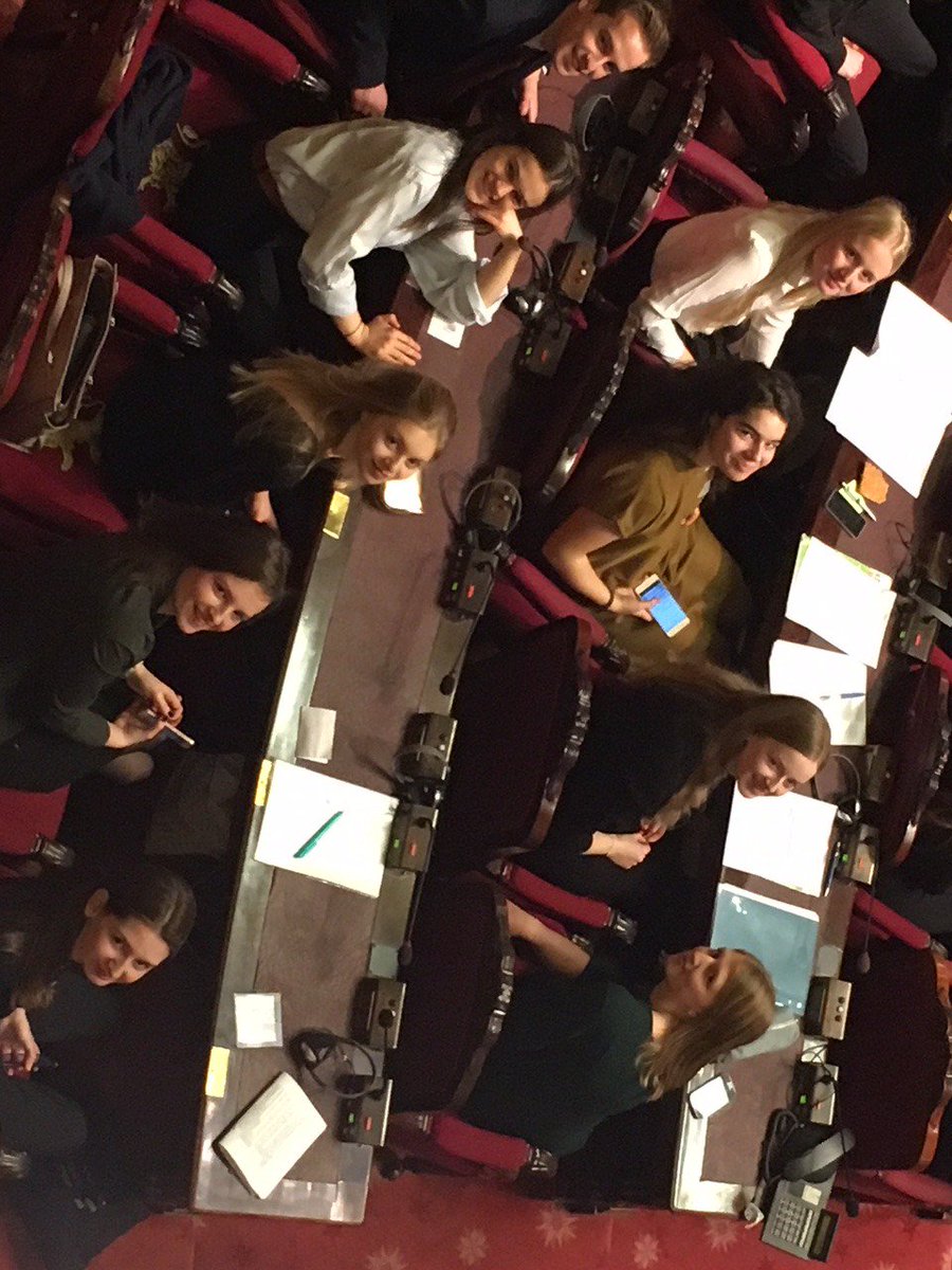 BAPitzemburg's tweet image. Leerlingen van het 6de jaar @BAPitzemburg @GO_onderwijs @StadMechelen nemen vandaag deel aan @eypeuropolisBE in de @SenaatSenat te @StadBrussel. Realisatie van #SDG16 &apos;Justitie, vrede en sterke publieke diensten&apos;. #samenlerensamenleven