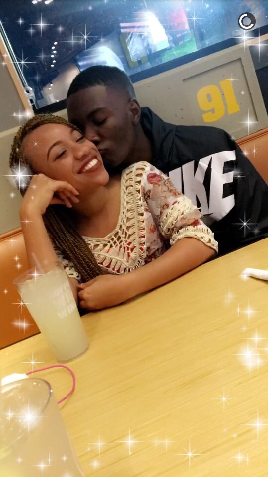 3TwoVelsta's tweet photo. Mind be in a million places but my heart always on you @Akimbeee ❣️🤞🏾😘💍 #TBT https://t.co/d7CpCYoXzU