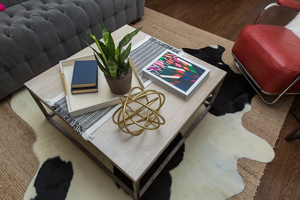 PropertyBrother's tweet photo. Loved the dynamite dรฉcor from last night's episode? Check out tips & tricks on the #PBHandbook App!
https://t.co/sdJSbsTD9F https://t.co/r537HQTrjJ