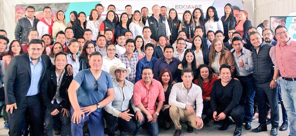 DayanaFJP's tweet photo. Agradezco el respaldo de Nuestro Presidente Manuel Castrejon, representando a los jóvenes Zinacantepequenses en el Encuentro 
y Fortalecimiento con Instancias Municipales de la Juventud 2018 agradezco la invitación a @EricSevillamx y a @BrendaAguilarZ https://t.co/2q7b6Gg0WY