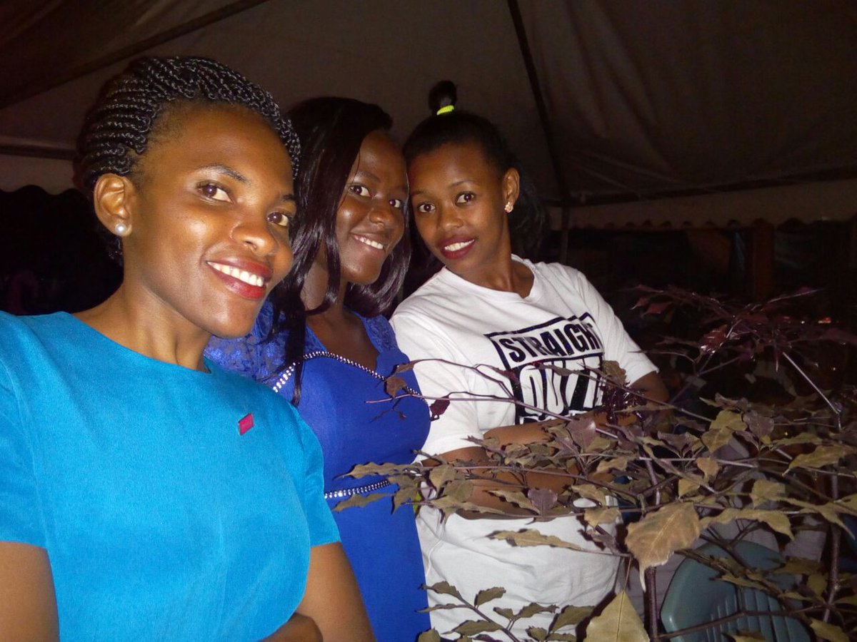 SarahOwembabazi's tweet photo. @diyan5m @G_Simon_ @dorisquatre @eswabie Do you membership this @RUTAMU2 Fellowship. @rctlakevictoria Was taking over our fellowship as we hosted  @Katsiikurah Talking about earning from Hand Crafts. #ThrowbackRct #Rotaract50 #WorldRotaractWeek It was an amazing fellowship. https://t.co/NMWYxgHI6b