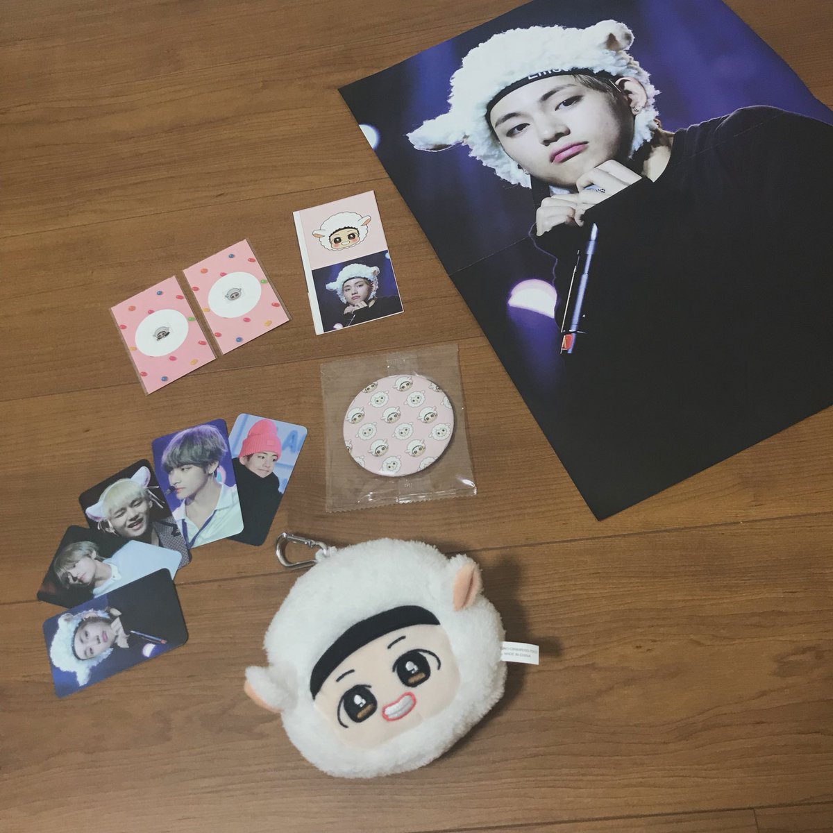 _BTS___twt_'s tweet photo. 태태향 🐑✨

@crescendo_1230 님
@crescendo95_jp 様
@V_sheep1230 🐑🐑🐑

本日無事に受け取りました🐯
ずっと楽しみにしていたので
本当に嬉しいです👏🏻
タタも大喜びです❤️
お忙しい中、本当に本当に
ありがとうございました🎁

진심으로 감사드립니다 :) https://t.co/J9x1zLTaTC