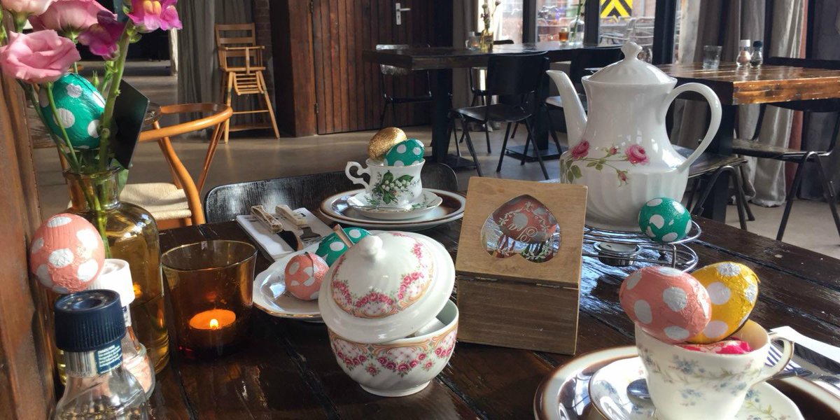 Heb jij al een idee wat jij gaat doen op eerste en tweede paasdag? Kom langs in het DLC Café en geniet van een heerlijk speciale paas high tea! Geen zin in een high tea? Geniet dan van een heerlijk lunch volledig in paasstijl. Reserveren aanbevolen. ow.ly/y0Fc30iWzcQ