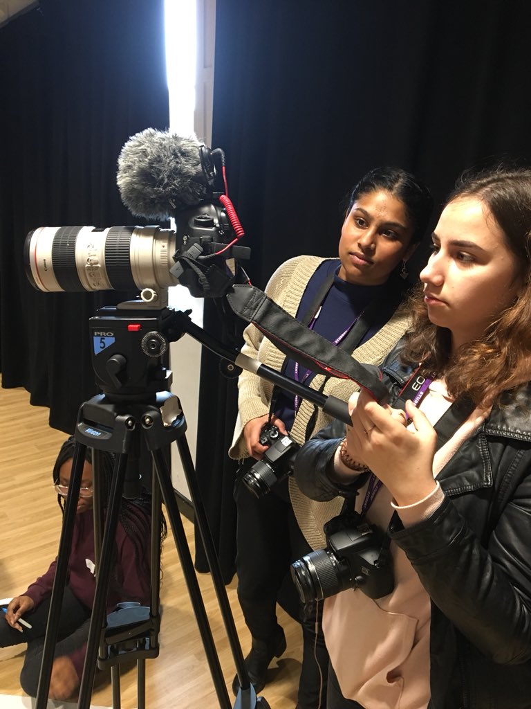 BAbbey_Art's tweet photo. #thisishoweedoit #inspirefest #lbbd Songwriting #1workshop with singer song writer @iamlanre & electronic producer Taylor @BarkingAbbeySch #photography #film #media #multimedia @BarkingAbbeyMus @BAbbeyDance @BrighterSound 🤓🍀🙅🏽♀️✌🏽☄️💫🌟🎤🎸🎷🥁🎬 https://t.co/u4ZNqj6eZ8
