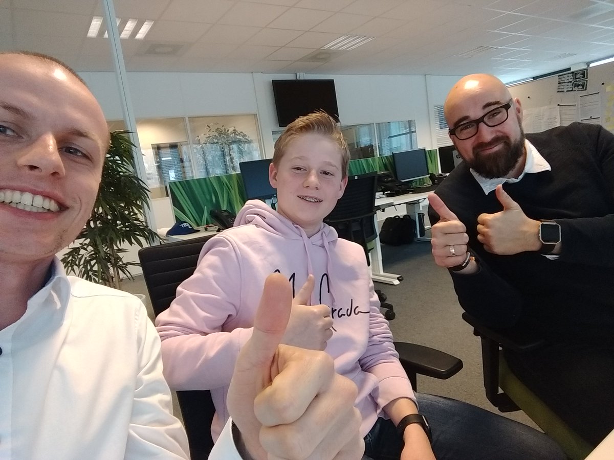 Aspect_ICT's tweet image. Deze kerel van het Fortes Lyceum Gorinchem loopt vandaag #stage bij ons. Lekker bezig hoor :)! Zit jij op de middelbare #school en wil je ook zien hoe wij werken? Of volg je een mbo/hbo-opleiding en ben je op zoek naar een stage? Bel ons dan gerust op!