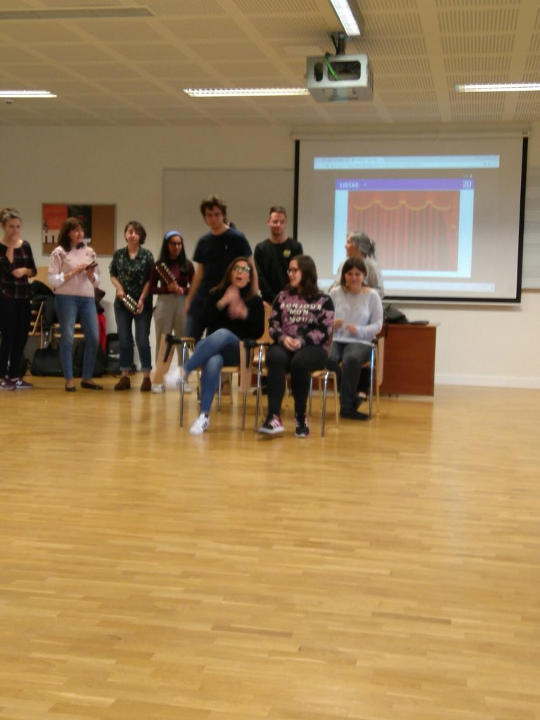 ouad_unizar's tweet photo. Teatro y música para aprender #inteligenciaemocional con el coro inclusivo de @unizar #cantatutti @educacionunizar https://t.co/si8MP5QYZx