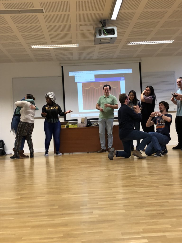 ouad_unizar's tweet photo. Teatro y música para aprender #inteligenciaemocional con el coro inclusivo de @unizar #cantatutti @educacionunizar https://t.co/si8MP5QYZx